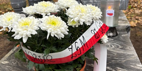 Uczczenie pamięci zmarłych Westerplatczyków i pracowników przed Dniem Wszystkich Świętych