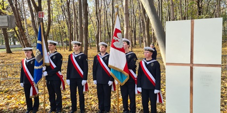 Udział uczniów ZSM w pogrzebie bohaterskich obrońców Westerplatte