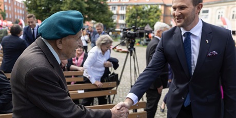 Uroczystość na Placu Obrońców Poczty Polskiej 