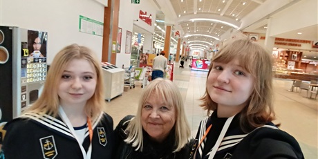 Wielkanocna zbiórka żywności i szkolna akcja charytatywna „Słoik i puszka dla głodnego brzuszka”